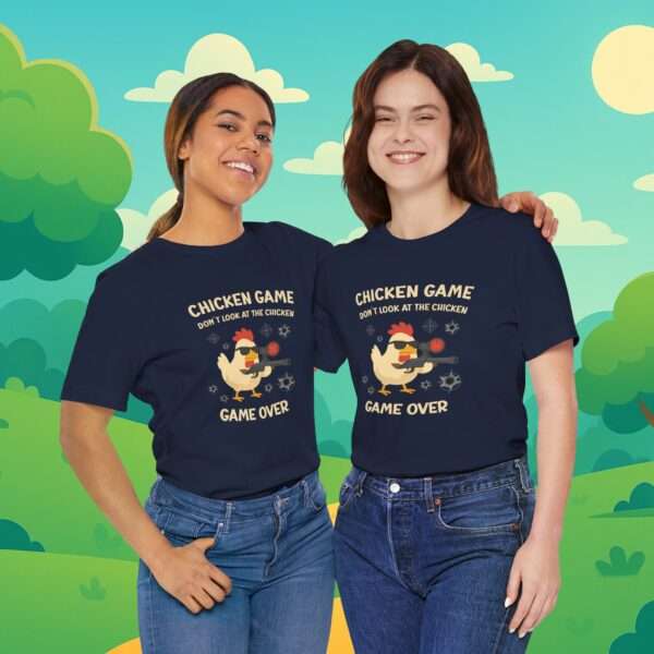 Chicken Game game don´t lock at the chicken | Game Over | Lustiges t-Shirt