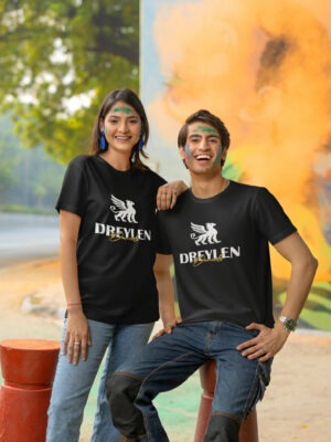 Frau-und-Mann-tragen-ein-Dreylen-Daniels-Shirt.